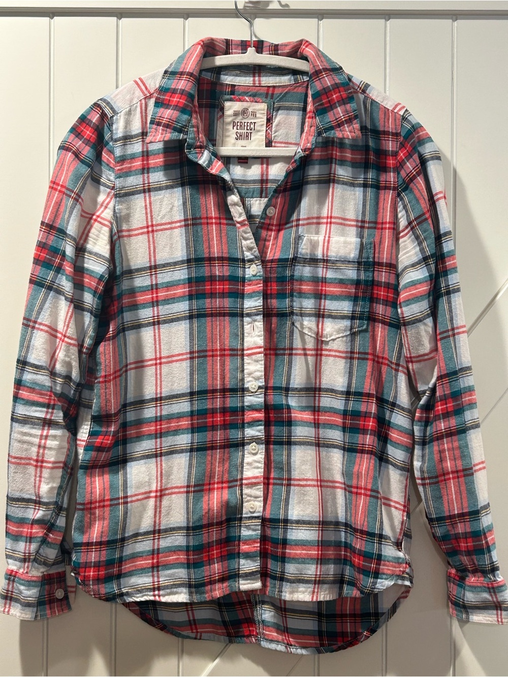 Hollister Plaid Long Sleeve Button Down Shirt Red Green & White Small